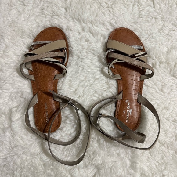 Gianni Bini Strappy Tan Sandals Size 7 - Picture 7 of 11
